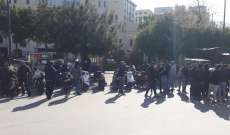 النشرة: اعتصام لأصحاب الدراجات النارية احتجاجًا على قرار منعهم من التجوّل في صيدا