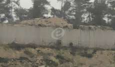 النشرة: الجيش الاسرائيلي استأنف أعمال الحفر وإقامة السواتر الترابية بمحاذاة السياج التقني