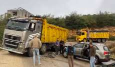 حادث سير بين سيارة وشاحنة على الطريق بين صوفر وبحمدون