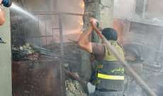 الدفاع المدني: إخماد حريق منزل وخزان مازوت جراء غارة إسرائيلية استهدف يارون