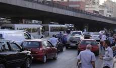 مسيرات سيارة للسائقين العموميين من وسط بيروت للكرانتينا احتجاجا على ارتفاع سعر البنزين