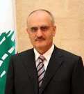 علي حسن خليل أكد أنه مع عقد جلسة للحكومة من اجل بحث موضوع النفط