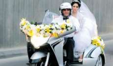 أردني يقيم حفل زفافه على متن دراجة نارية