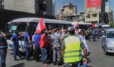 اعتصام لسائقي السيارات العمومية في الدورة رفضا للعمالة السورية