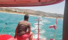 الدفاع المدني: سحب زورق سياحي على متنه 3 أشخاص إلى ميناء الجية بعد تعطل محركه