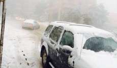 إجلاء عدد من السيارات احتجزتها الثلوج في عكار وتحذير من تكون الجليد