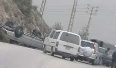النشرة: حوادث سير وانقلاب سيارة بمحلة الهرماس بسبب تسرب للزيت في مرجعيون