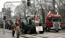 المزارعون البولنديون يغلقون نقطة حدودية مهمة مع المانيا احتجاجا على القواعد الأوروبية