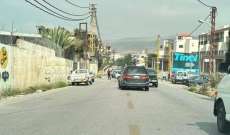 عرب كفرشلان والفوار يقطعون طريق الضنية إحتجاجا على إغلاق الجيش طرقات الجرد