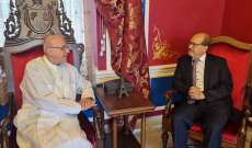 المطران درويش عرض مع سفير النمسا في لبنان تعزيز التعاون