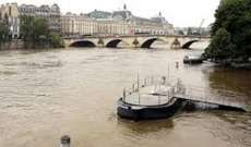 تعطل حركة النقل وتأهب في باريس مع استمرار ارتفاع منسوب نهر السين