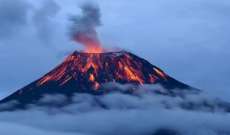 نقل 30 شخصاً إلى المستشفى اثر انبعاث غاز كبريتي من بركان في إندونيسيا