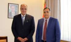 بوشكيان عرض مع سفير الهند أهمية الافادة من الخبرات في التصنيع الدوائي والتكنولوجي والبرمجيات