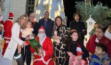 إضاءة شجرة ومغارة الميلاد في بلدة غلبون