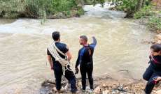 الدفاع المدني: مواصلة البحث عن رجل وابنته سقطا في نهر داريا في زغرتا