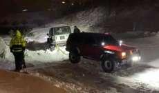النشرة: الدفاع المدني يلبي نداءات مواطنين علقوا بين الثلوج في منطقة ترشيش