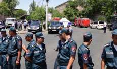 رئيس أرمينيا ناشد مسلحين يسيطرون على مركز للشرطة لإطلاق سراح الرهائن