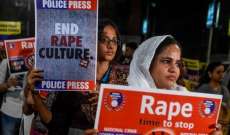 إحراق امرأة وهي في طريقها إلى جلسة محاكمة المتهمين باغتصابها في الهند