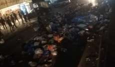 النشرة: تفريغ كميات من النفايات بوسط الطريق بين الحاروف والنبطية احتجاجا على عدم جمعها