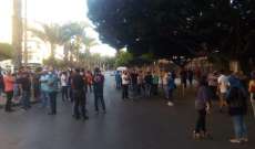 محتجون قطعوا السير أمام سراي صيدا الحكومي