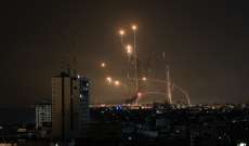 وسائل إعلام إسرائيلية: إصابة 3 أشخاص جراء سقوط صاروخ أطلق من غزة على مدينة عسقلان