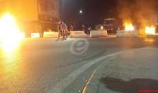 النشرة: المحتجون اقفلوا شارع رياض الصلح- صيدا بالاطارات المشتعلة