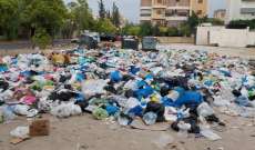 تفاقم أزمة النفايات في صيدا بعدما توقفت الشركة المتعهدة عن جمعها بسبب نفاذ المازوت لآلياتها