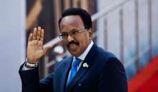 رئيس الصومال وقع رسميا على قانون يمدد فترته الرئاسية لمدة عامين