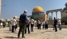 مستوطنون اقتحموا باحات المسجد الأقصى في القدس بحماية الشرطة الإسرائيلية