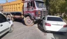 النشرة: إصابة سوري في حادث سير بين شاحنة وسيارة على طريق مرج الزهور- الحاصباني