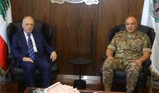 وزير الدفاع التقى قائد الجيش وبحثا شؤون المؤسسة العسكرية