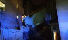 سقوط حائط دعم بين مبنيين في أنطلياس و3 أشخاص علقوا داخل غرفة