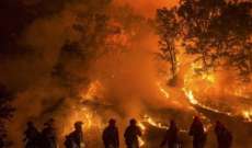 فرق الإطفاء تسيطر على 60 بالمئة من الحريق الذي يجتاح جنوب كاليفورنيا