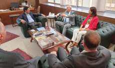 مكاري استقبل سفير فنزويلا وبحث بشؤون دبلوماسية وببث القنوات اللبنانية في دول أميركا اللاتينية