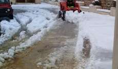 الدفاع المدني: تسهيل حركة المرور على طرقات نبع الصفا وعين زحلتا التي غمرتها الثلوج
