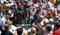 فلسطينيون صلوا أمام "الأونروا" في بيروت وخلية الأزمة أغلقت المكتب