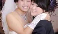 عروس يابانية تقنع عريسها بارتداء فستان الزفاف على أن ترتدي هي البدلة