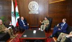 وزير الدفاع عرض مع كبير مستشاري وزارة الدفاع البريطانية أهمية الإستمرار بالدعم العسكري للبنان