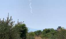الجيش الاسرائيلي اطلق 5 اجسام دخانية قبالة بلدتي بليدا وميس الجبل