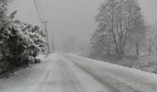 الطرقات المقطوعة بعدد من المناطق الجبلية بسبب الثلوج