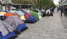 وسائل إعلام فرنسية: نصب 250 خيمة أمام مقر بلدية باريس للمطالبة بإيجاد مأوى للمهاجرين 