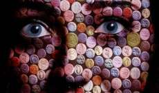 فنان يصور تأثير المخدرات على وجه المدمن 