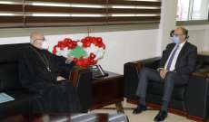 المطران درويش زار وزير الصحة مثنيا على جهوده في تطوير القطاع الصحي