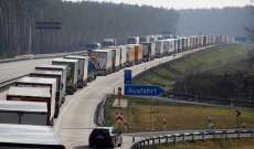 تكدس الشاحنات والسيارات على الحدود بين الدول الأوروبية بسبب فيروس كورونا