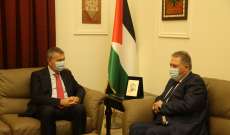 السفير الفلسطيني في لبنان: نأمل من وكالة غوث مضاعفة جهودها في التخفيف من معاناة اللاجئين 