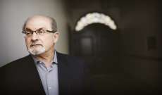 نيويورك تايمز: سلمان رشدي على جهاز التنفس الاصطناعي وقد يفقد عينه