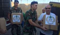  الجيش وزع حصص غذائية على عددٍ من العائلات في عرسال والهرمل