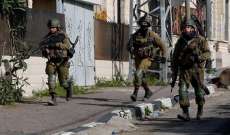 إصابة 15 فلسطينيًا برصاص الجيش الإسرائيلي خلال اقتحامه مخيم قلنديا وبلدة كفر عقب