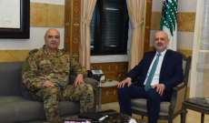وزير الداخلية التقى قائد الجيش وشددا على أهمية التعاون والتنسيق بين الأجهزة الأمنية والعسكرية