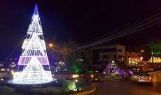 بلدية كوسبا أضاءت زينة الميلاد في حضور رئيس البلدية